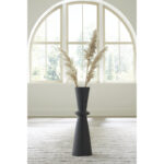 Chadrick Vase