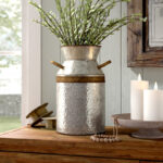 Elio Metal Table Vase